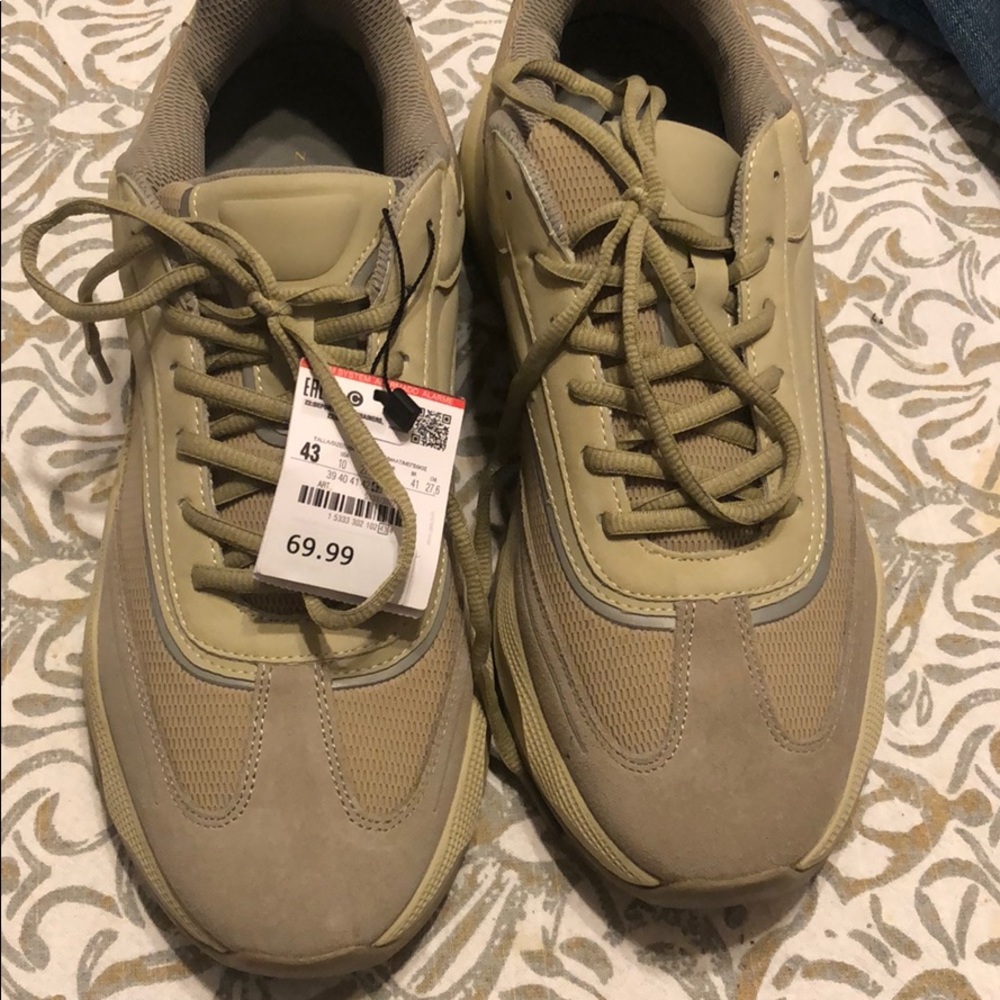 Zara size 10 tan tennis shoes